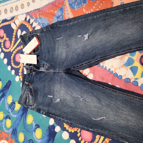 Q2. - Picture 10 of 10